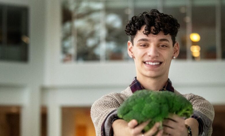 Making healthy food accessible: Student leads pay-what-you-can farmer’s market