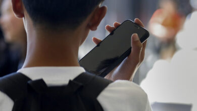 Should schools ban cellphones? — Harvard Gazette