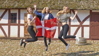 BBC Learning English – 6 Minute English / Is happiness genetic?