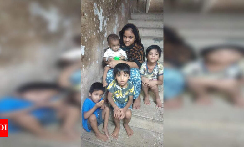 Four kids of braveheart who died rescuing girl struggle to survive | Mumbai News Four kids of braveheart who died rescuing girl struggle to survive | Mumbai News