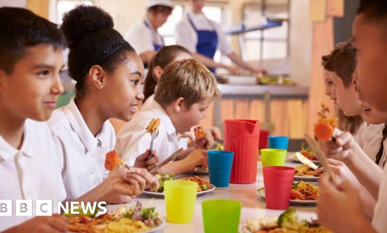 Free school meal rule change to make 500,000 more pupils eligible